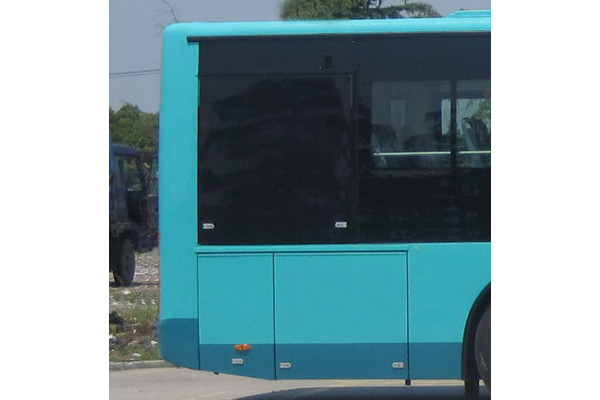 金旅XML6105JHEVG5C2公交车（柴油/电混动国五20-36座）