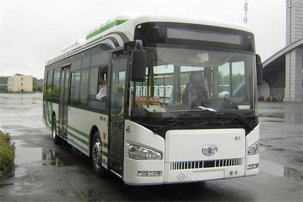 一汽CA6101URN24公交车（天然气国五27-37座）